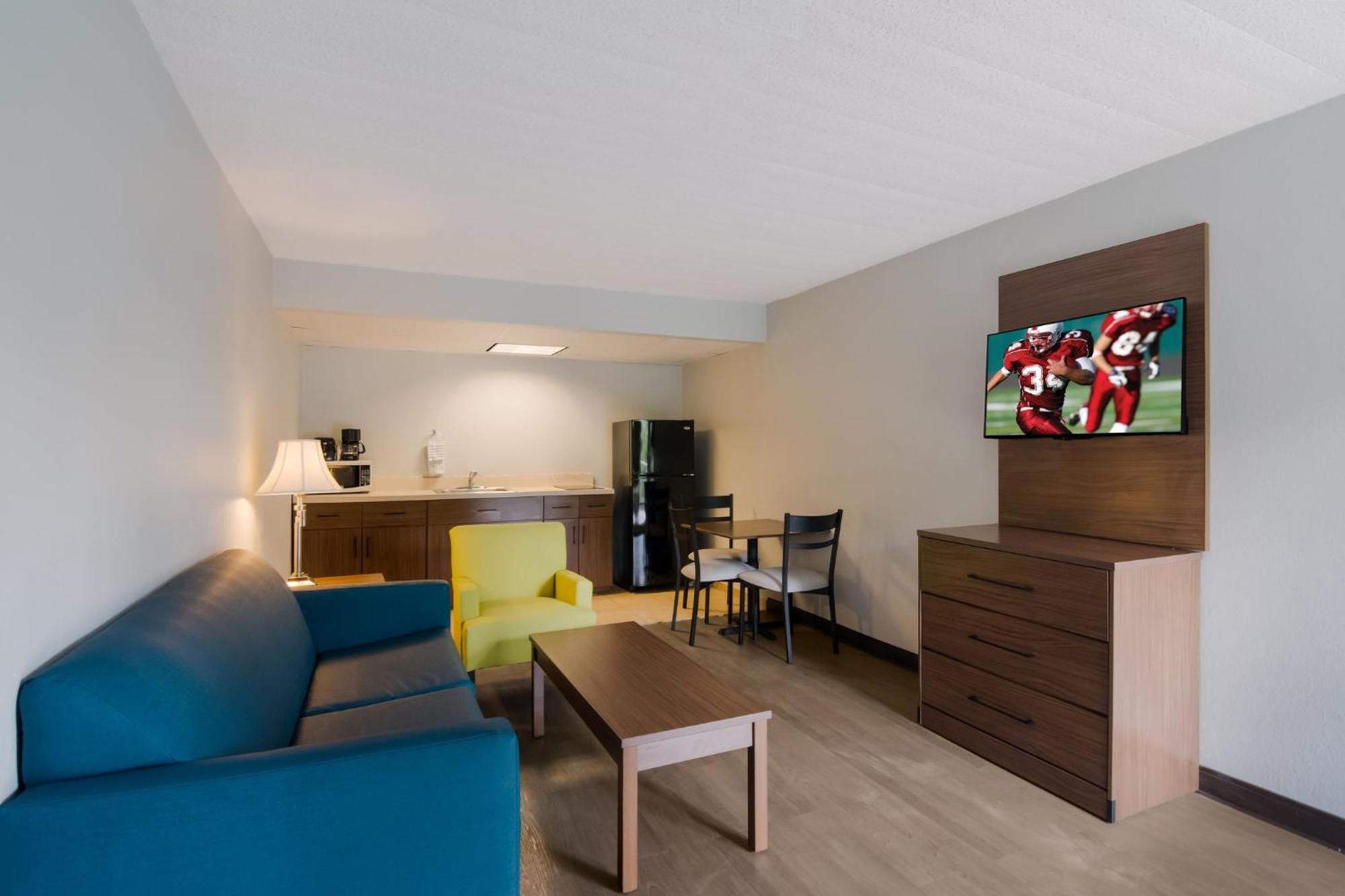 Hometowne By Red Roof - I-95 Hotel Vero Beach